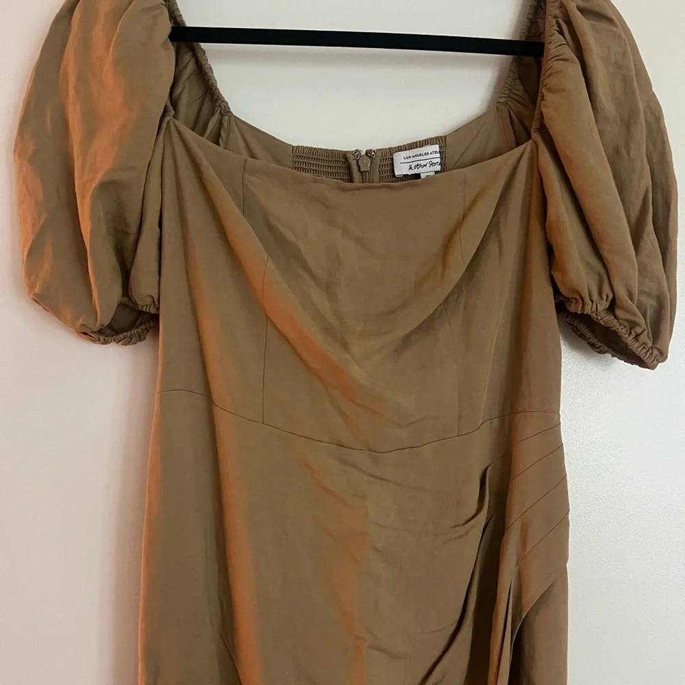 & Other Stories Tan Midi Dress with Puff Sleeves - Picture 4 of 7